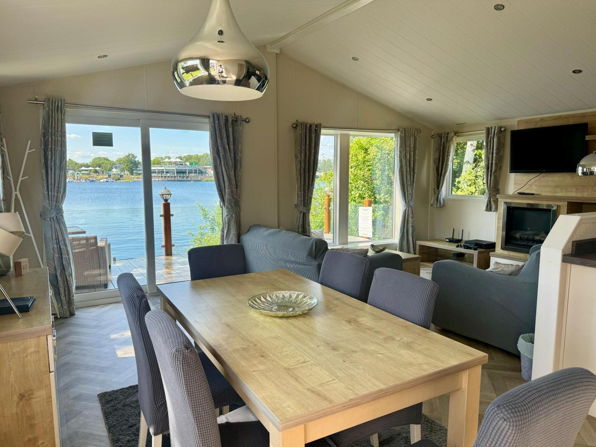 Fable Lodge Tattershall Lakes - Luxury Lakeside Lodge With Hot Tub Exterior foto